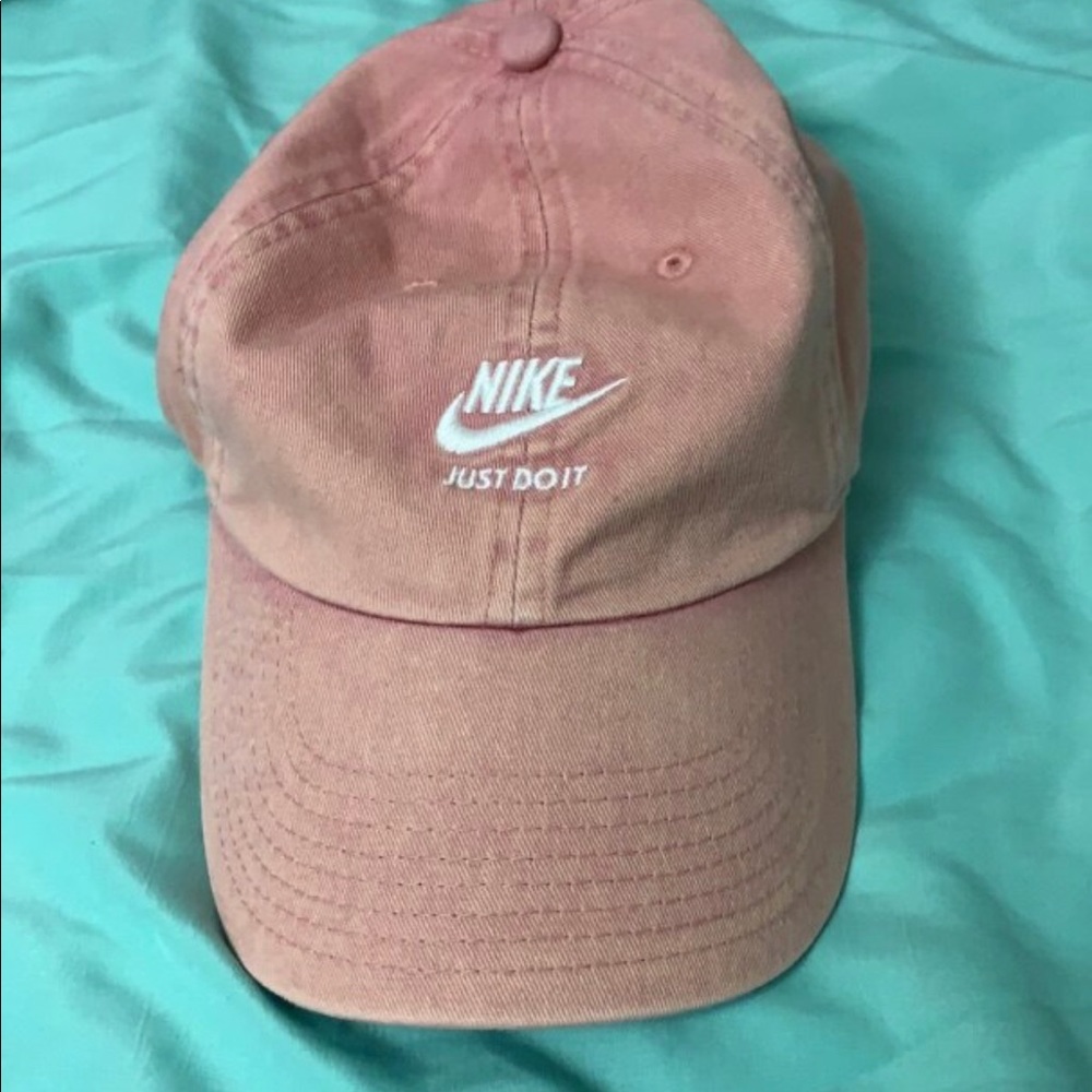 NIKE HAT
